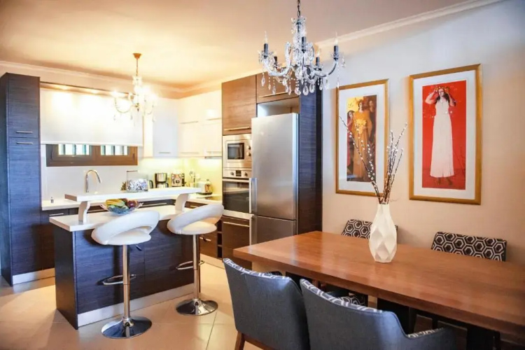 Ninos Luxury Apartment