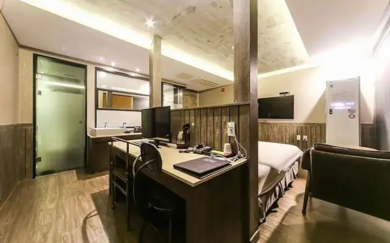 Gimhae Jangyu AM Hotel