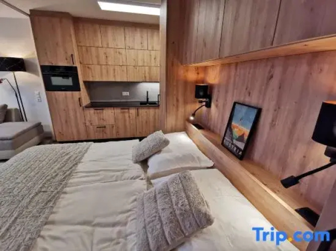 Mountain Lake Suite