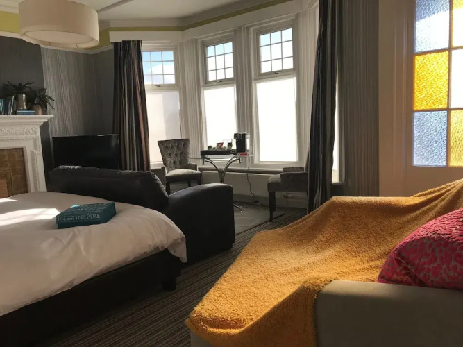 Regency Rooms