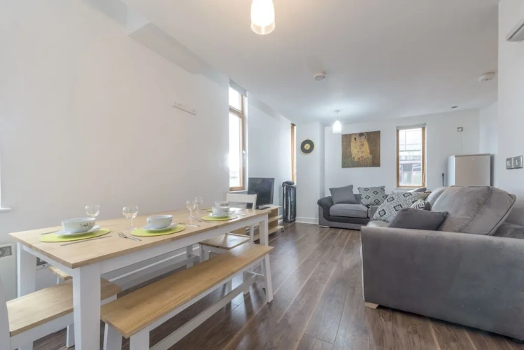 2 Bedrooms Deluxe Apartment
