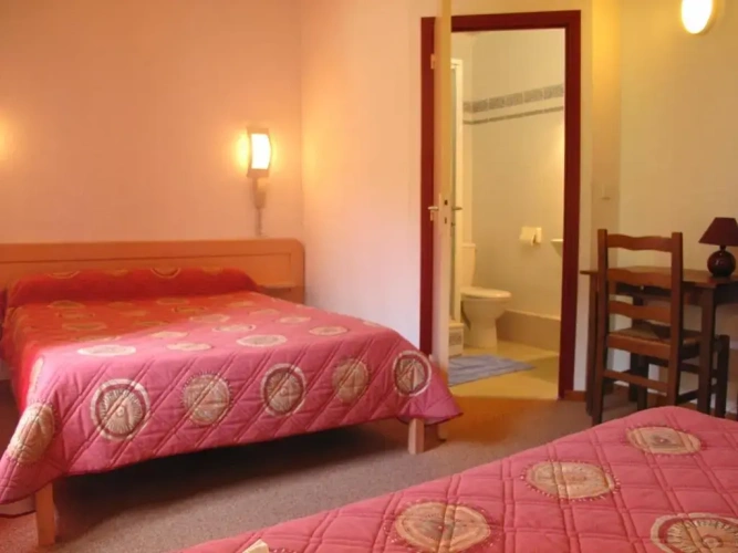 Standard Triple room