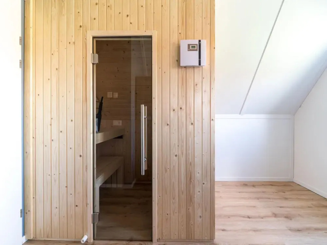 Luxe Stay With Sauna & Garden