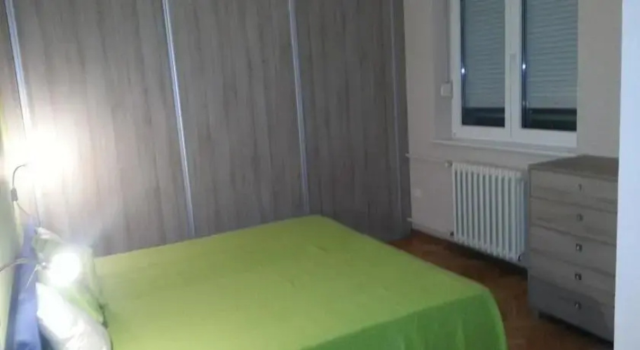 Green Apple Apartment