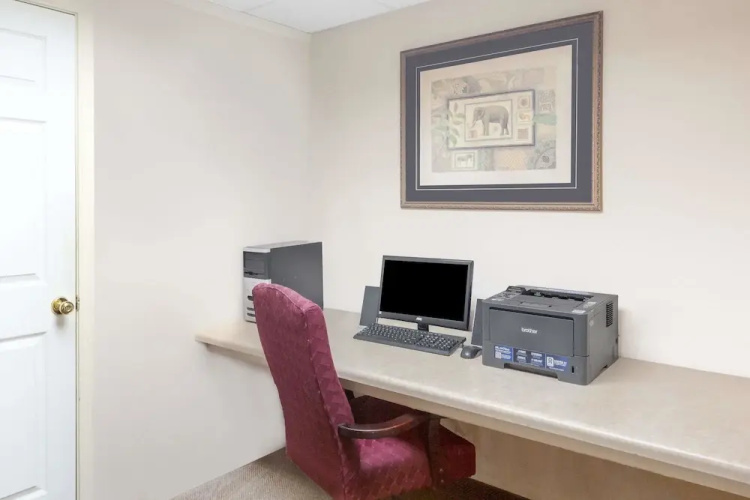 Days Inn Suites Pocahontas