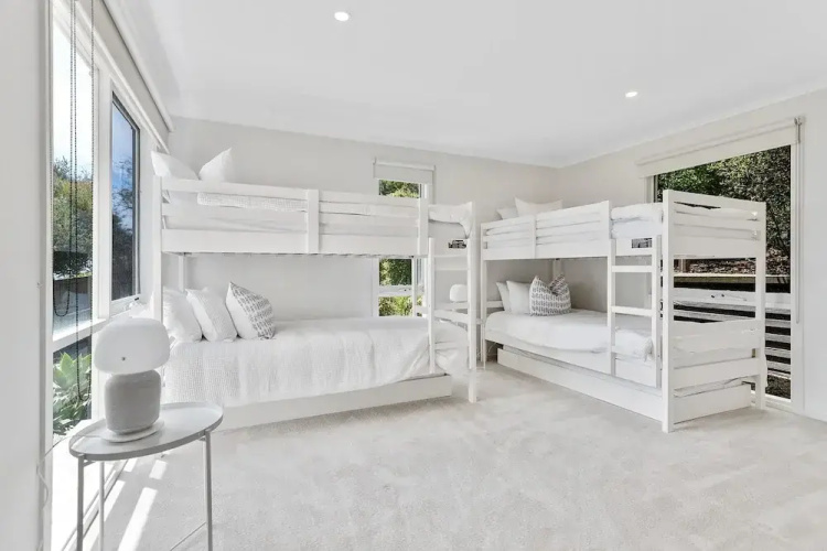 Clifftop Coastal Sanctuary With Panoramic Views