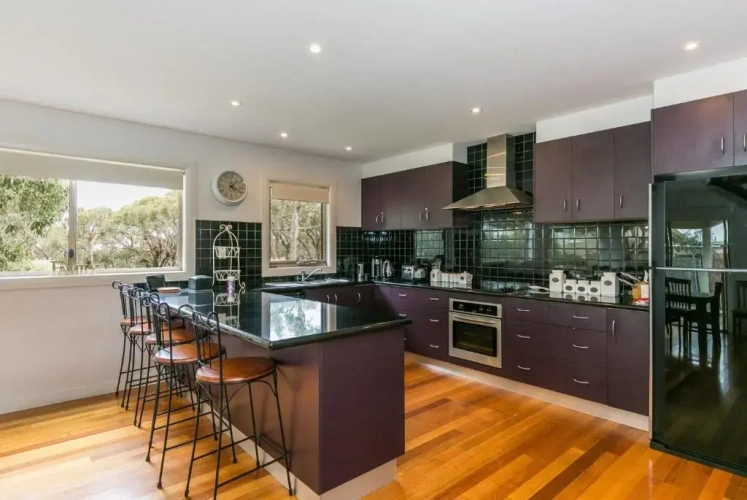 4 Bedrooms Cottage