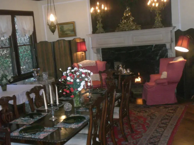 Whistler's Inn Bed & Breakfast