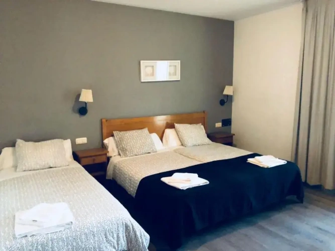 Standard Triple room