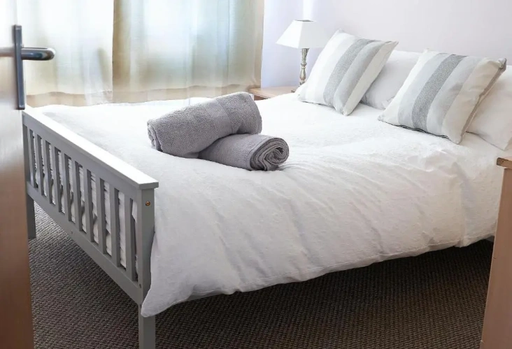 2 Bedrooms Bungalow