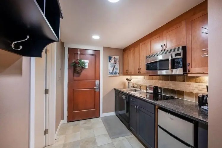 Premium Unit 4371- Fraser Crossing/founders Pointe Condo