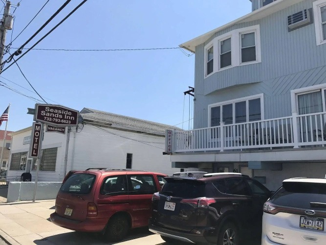 Seaside Sands Inn