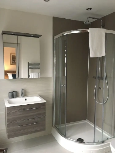 3 Bedrooms Luxury Apartment