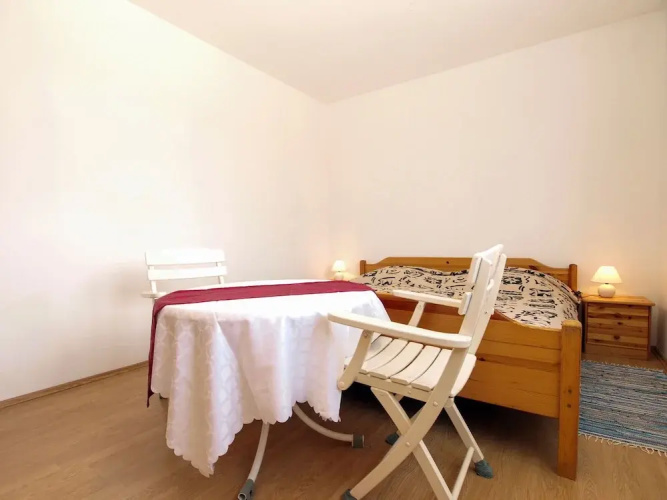 Apartment 692