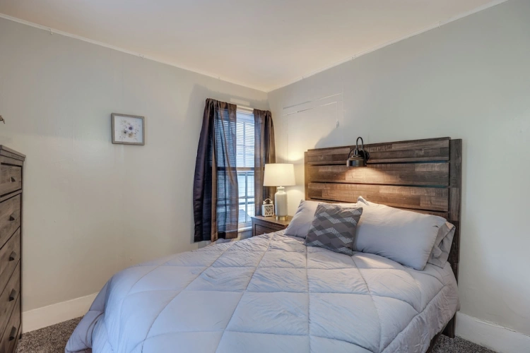 2 Bedrooms Apartment