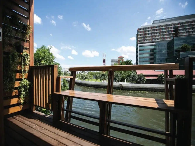 Deluxe Studio with balcony and with canal view