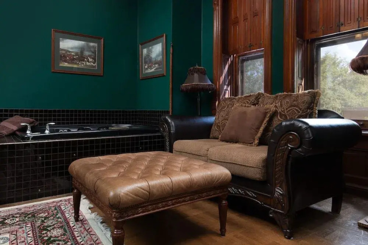 Reynolds Mansion B&B
