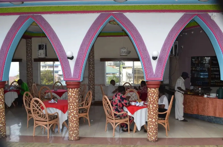 Whitesun Safari Hotel