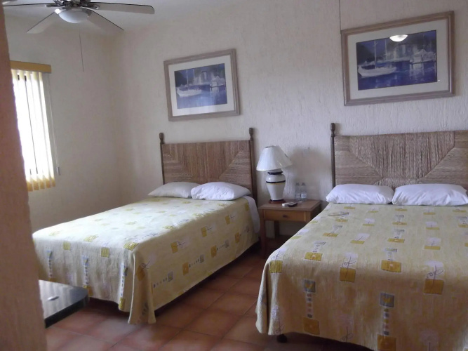 Hotel Plaza Los Arcos