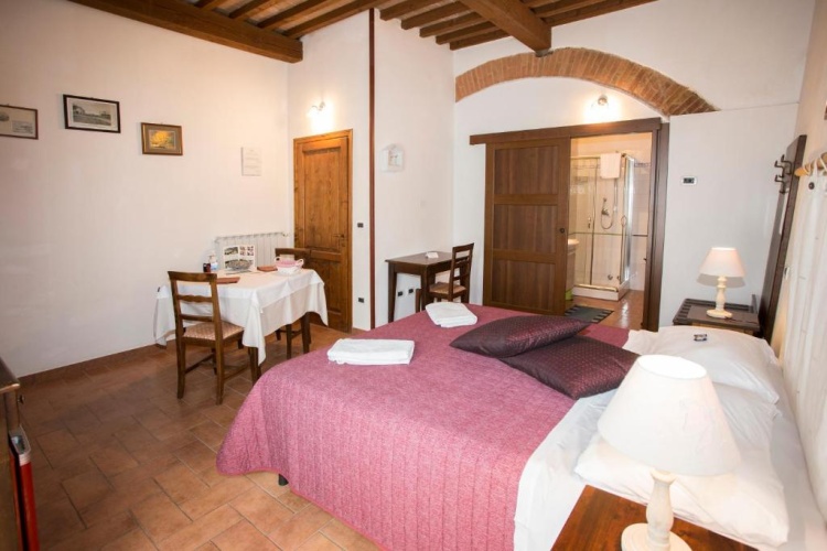 Standard Double Basement room with courtyard view