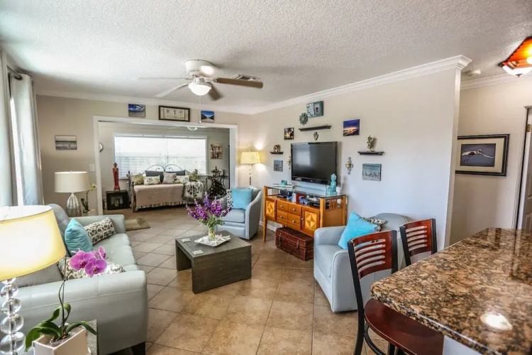 155 Hibiscus Dr