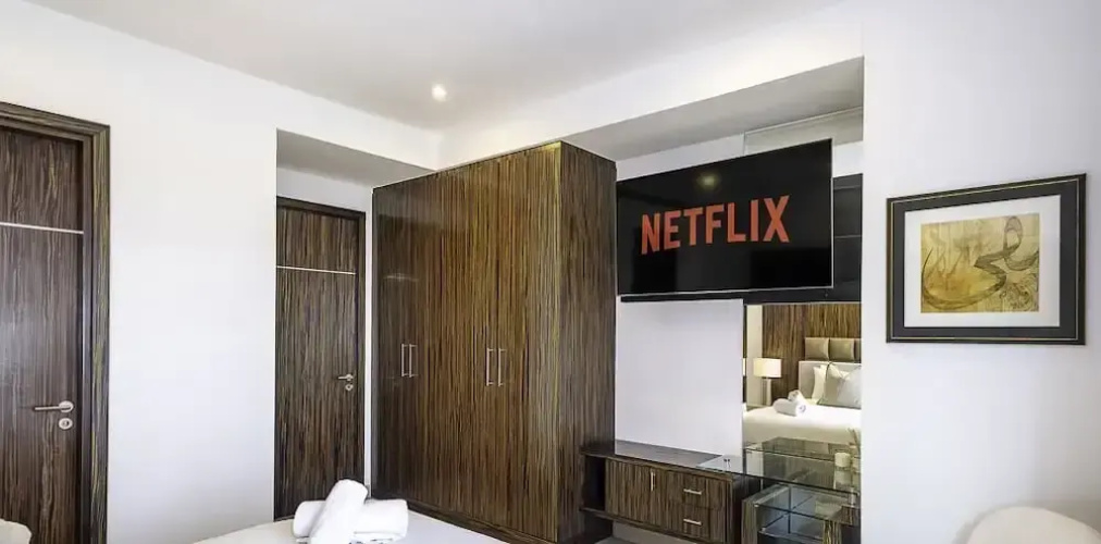 LUX  The Bonnington JLT Suite 2