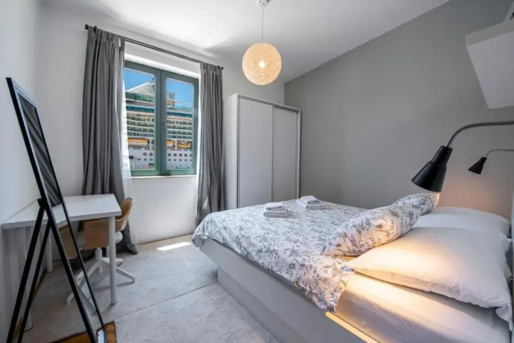 51 Street Apartment