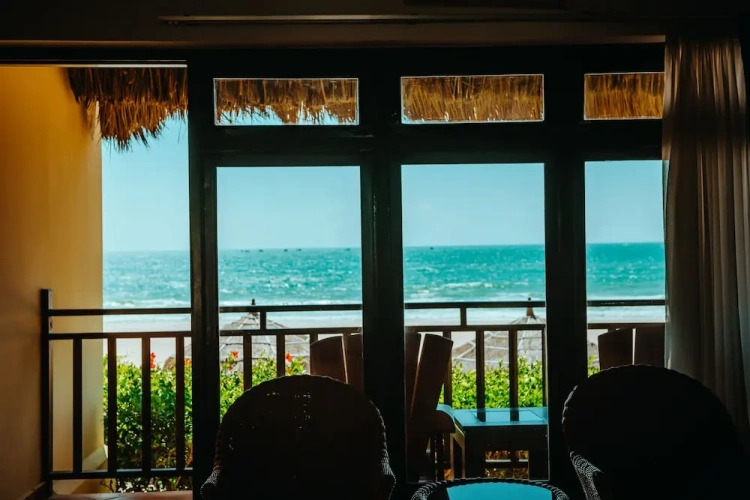 Double Bungalow with balcony and beachfront