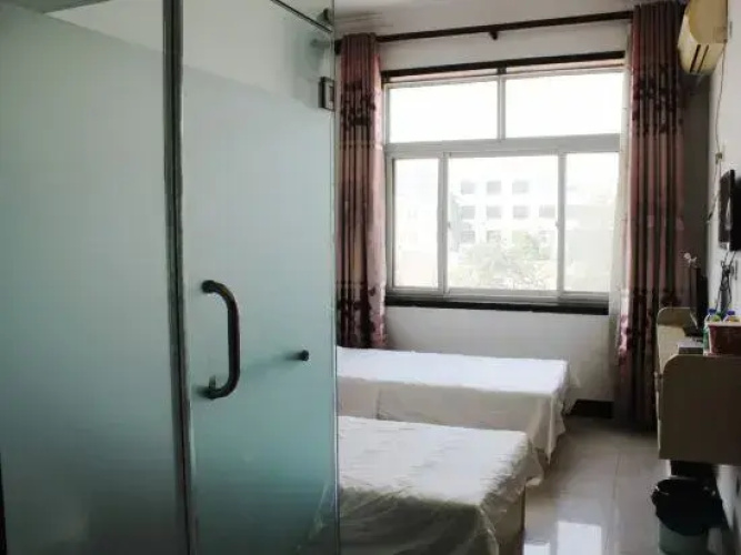Bazhou Ruisheng Hotel