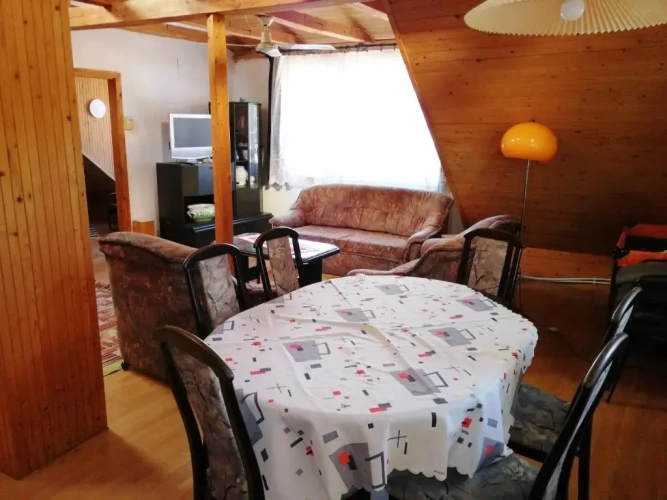 3 Bedrooms Apartment