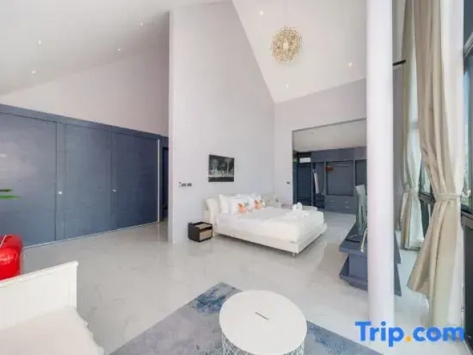 3 Bedrooms Luxury Villa