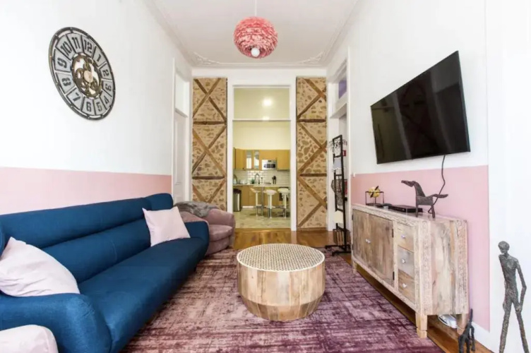 Beautiful 2BR high ceiling/50m from TimeOut market