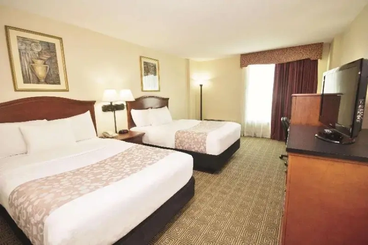 Standard room with city view