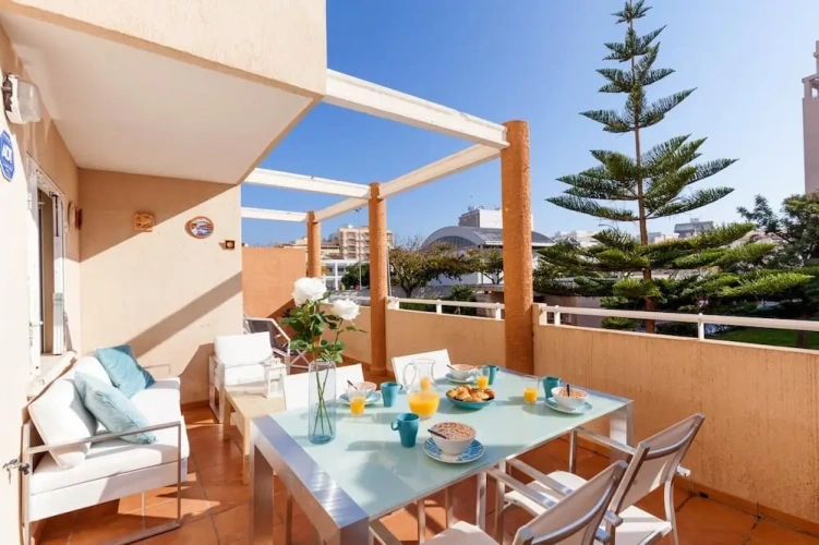 2 Bedrooms Apartment
