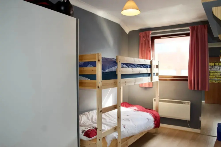 2 Bedroom Edinburgh Flat With Castle Views