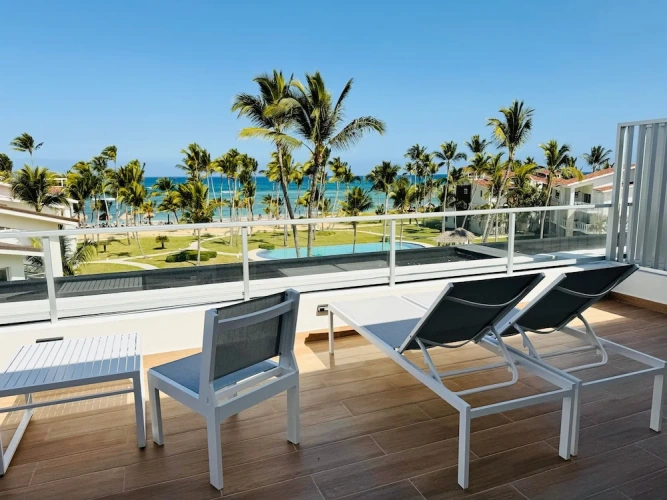 Deluxe Penthouse room with balcony and with ocean view