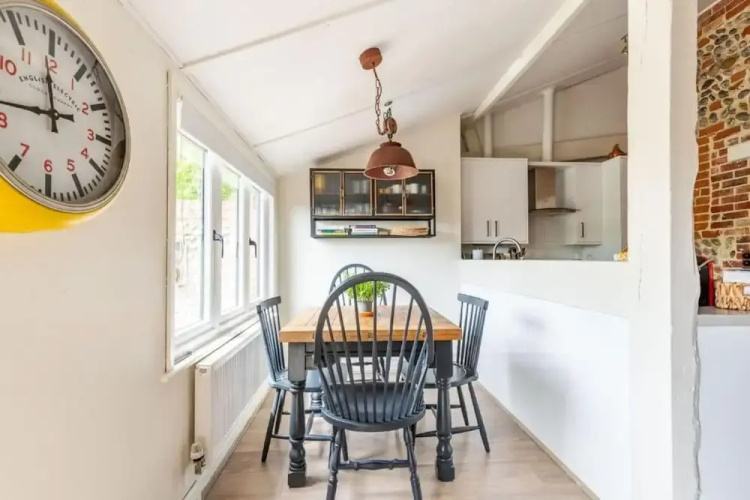 Host Stay Nicholson Cottage