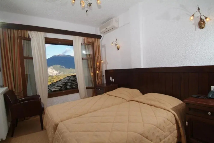 Taxiarches Hotel