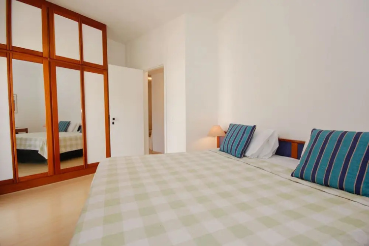 Mc Flats The Claridge Residence Service