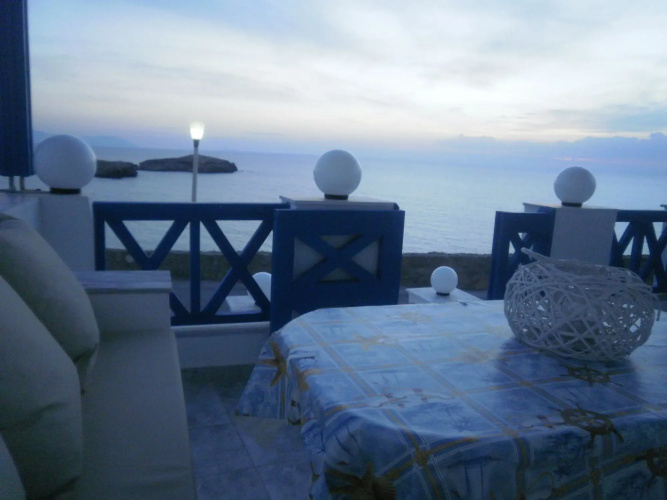 Blue and White Studios & Apartments