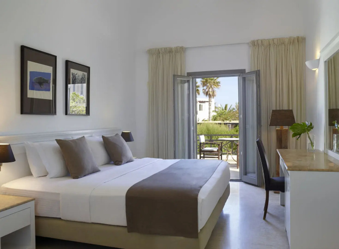 9 Muses Santorini Resort