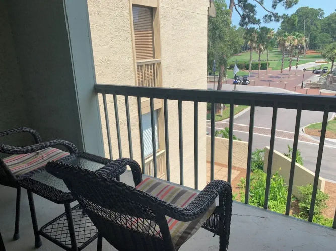 Cutter Court 922