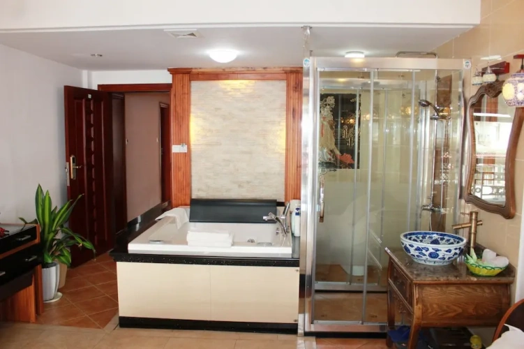 Standard Twin room with balcony