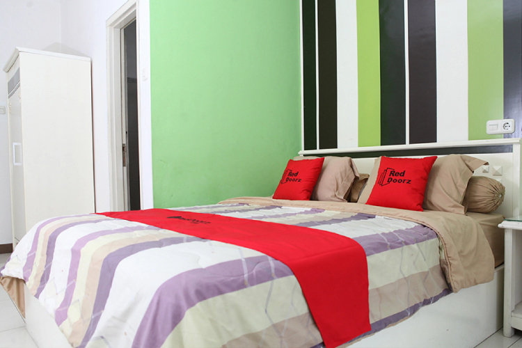 RedDoorz Plus @ Talaga Bodas
