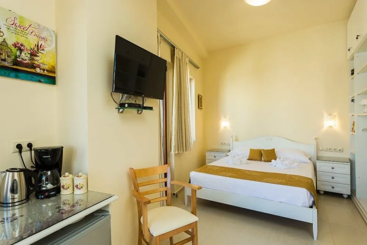 Junior Suite with balcony and with city view