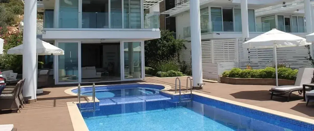 Villa Hill Side 3