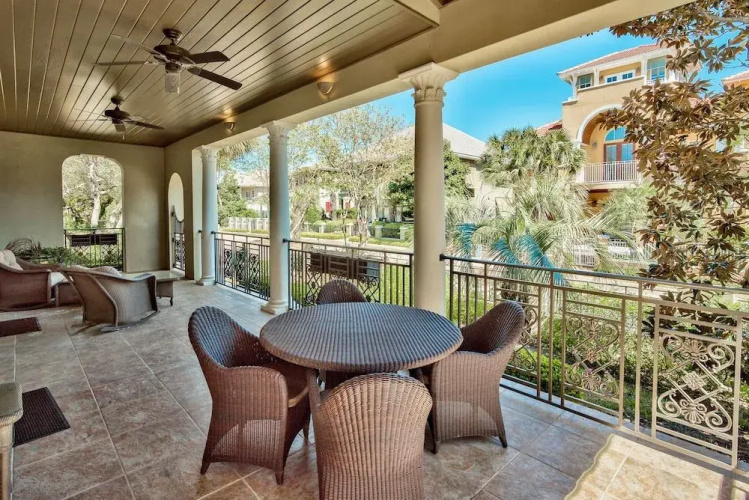 Shore Beach Working 4 Bedrooms 4 Bathrooms Home