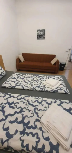 Group Stay 3 Apts Near Enkplatz