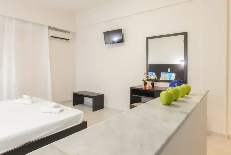 Mouria Studios & Apartments
