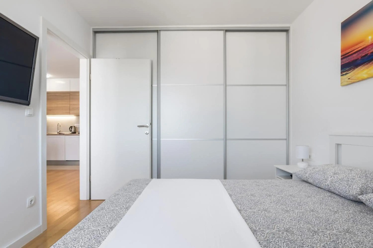 Apartment Diva, a nice condo with free parking